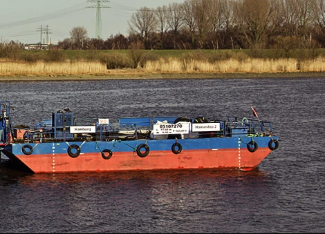 Die Hanseslop II auf dem Wasser.